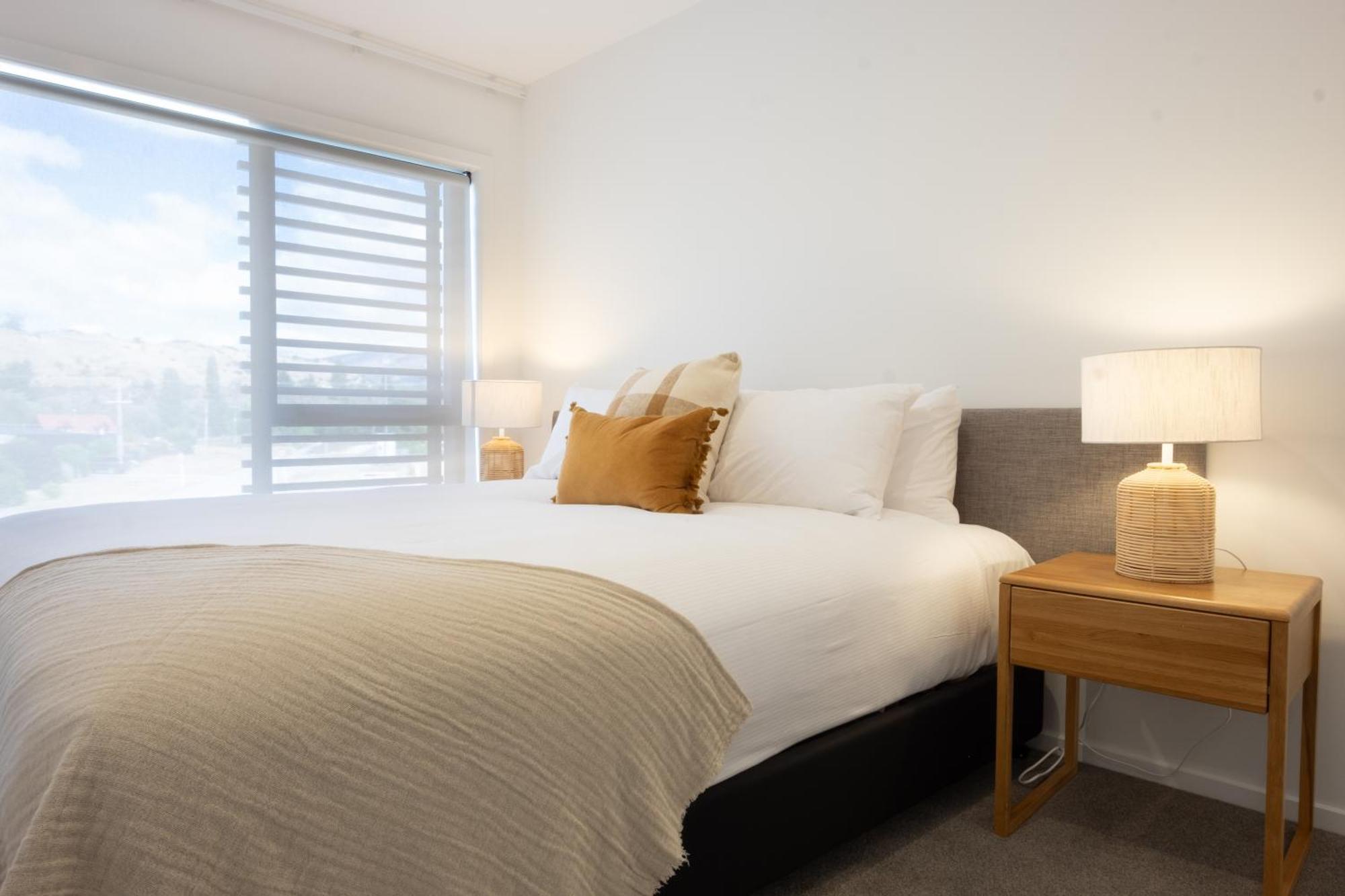 Alpine Junction Townhouse Apartments, Lodge & Hotel Wanaka Exterior photo