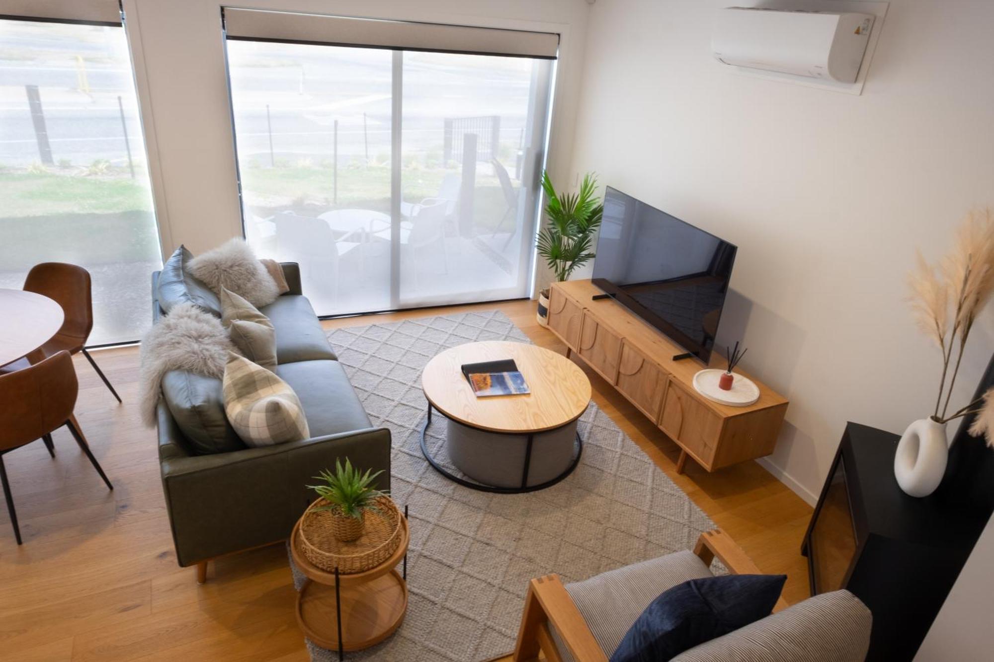 Alpine Junction Townhouse Apartments, Lodge & Hotel Wanaka Exterior photo