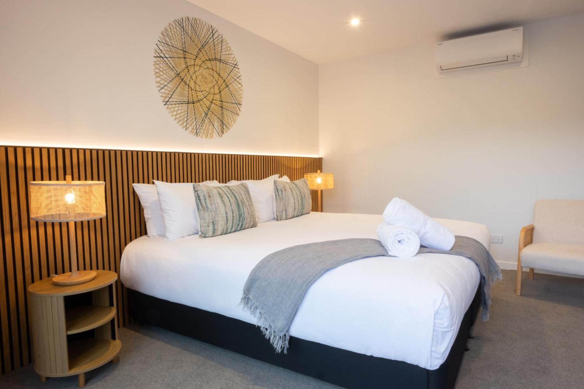 Alpine Junction Townhouse Apartments, Lodge & Hotel Wanaka Exterior photo